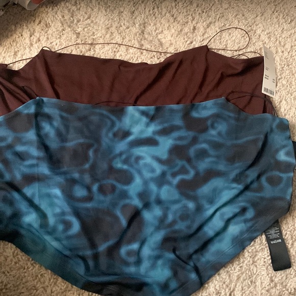 2 UO HANKY HEM CAMIS for one price - Picture 5 of 6